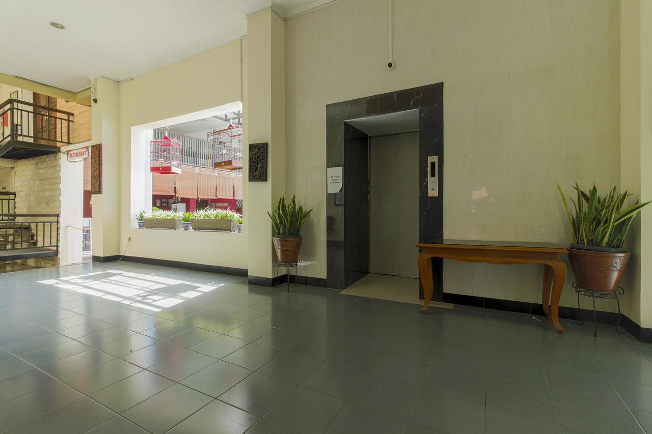 Reddoorz Plus Near Grage City Mall Чиребон Экстерьер фото