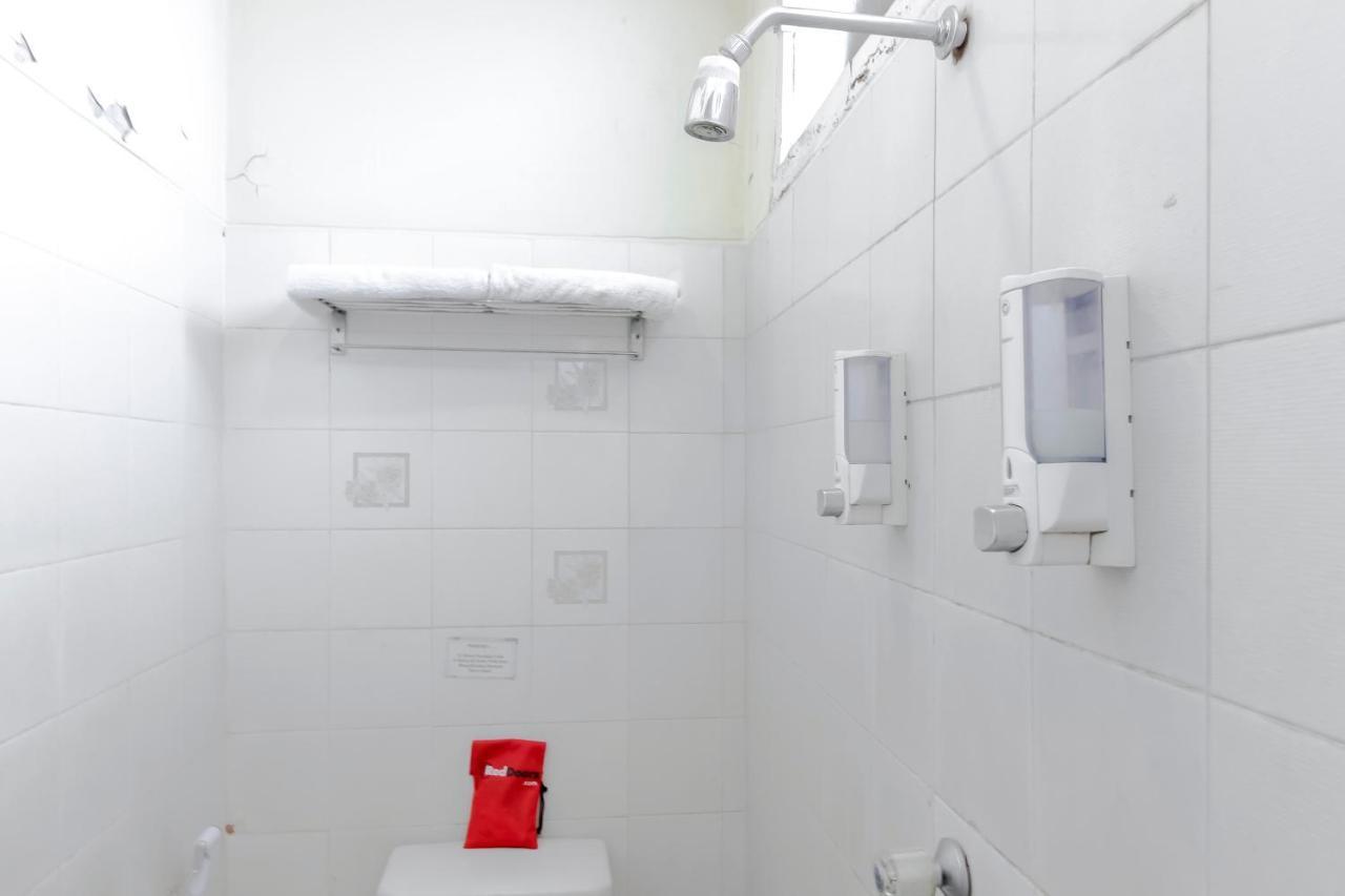 Reddoorz Plus Near Grage City Mall Чиребон Экстерьер фото