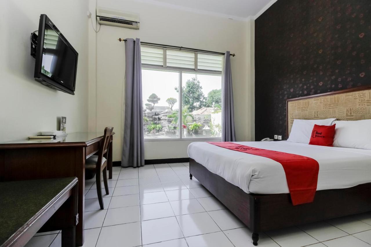 Reddoorz Plus Near Grage City Mall Чиребон Экстерьер фото