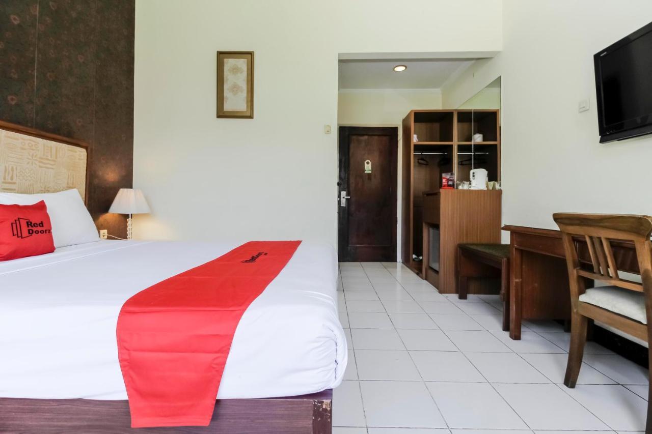 Reddoorz Plus Near Grage City Mall Чиребон Экстерьер фото