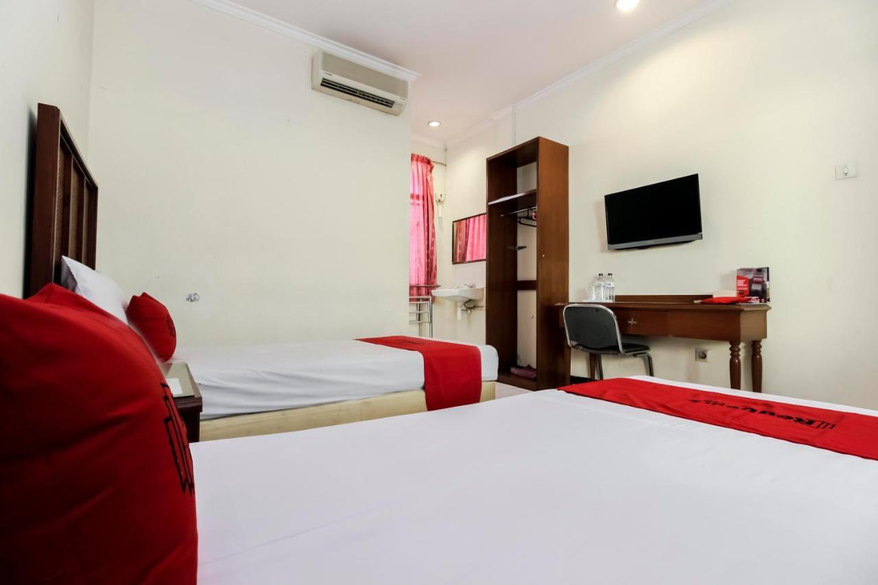 Reddoorz Plus Near Grage City Mall Чиребон Экстерьер фото