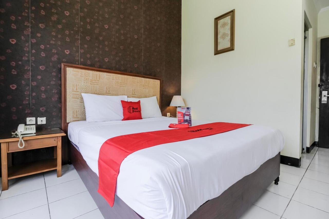 Reddoorz Plus Near Grage City Mall Чиребон Экстерьер фото